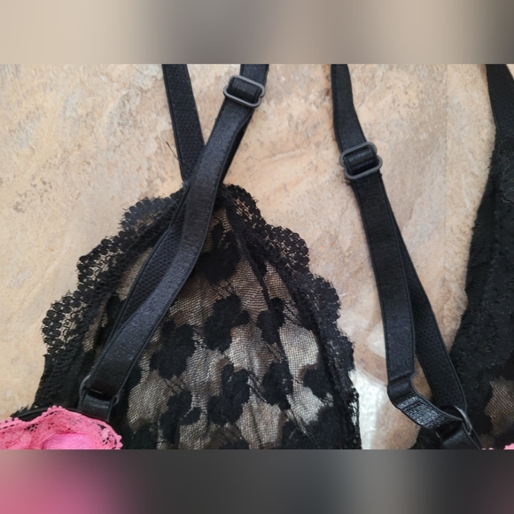 Like New 2 PC Lacy Lingerie, with lots of adjustable features. - Picture 4 of 7